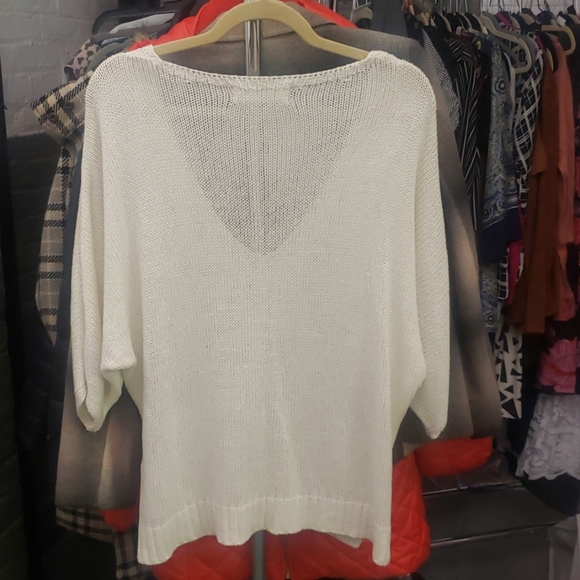 Top - Picture 2 of 3